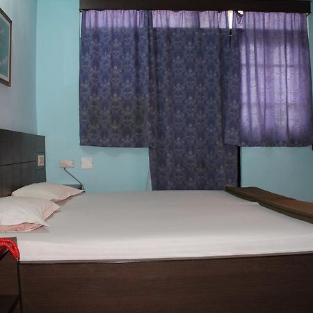 Hotel Arya Palace Пури Экстерьер фото