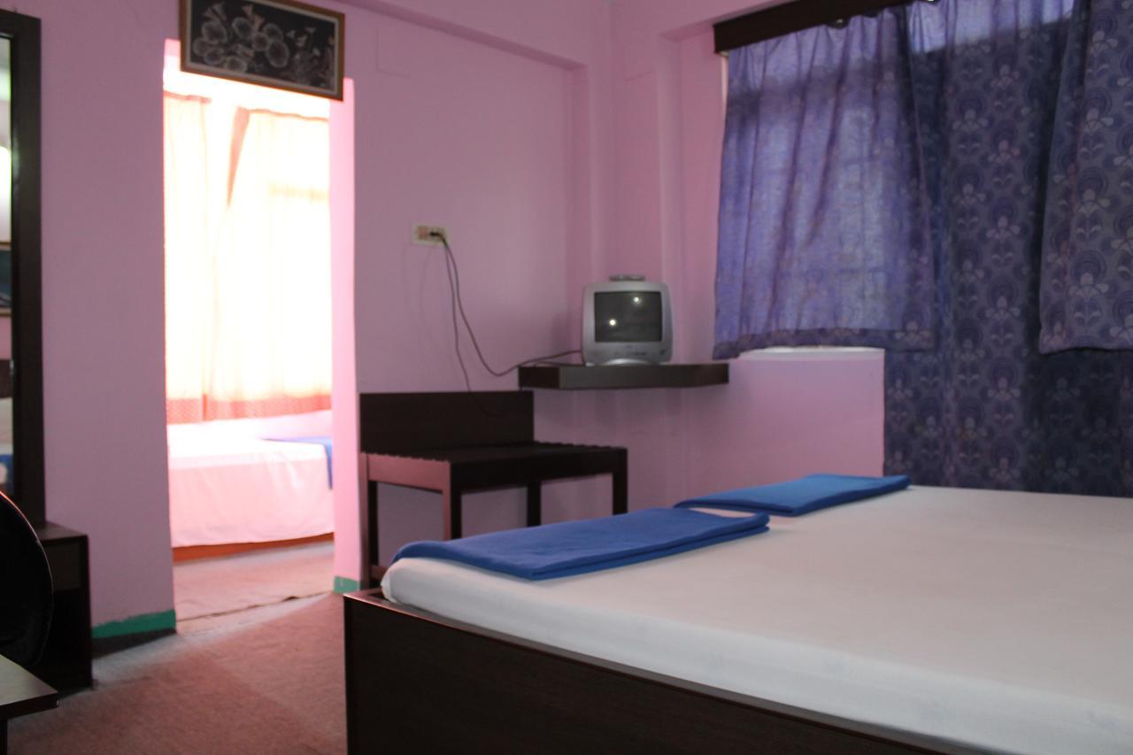 Hotel Arya Palace Пури Экстерьер фото