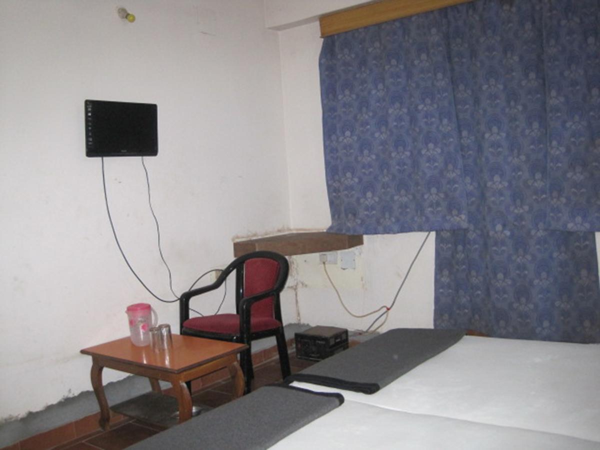 Hotel Arya Palace Пури Экстерьер фото