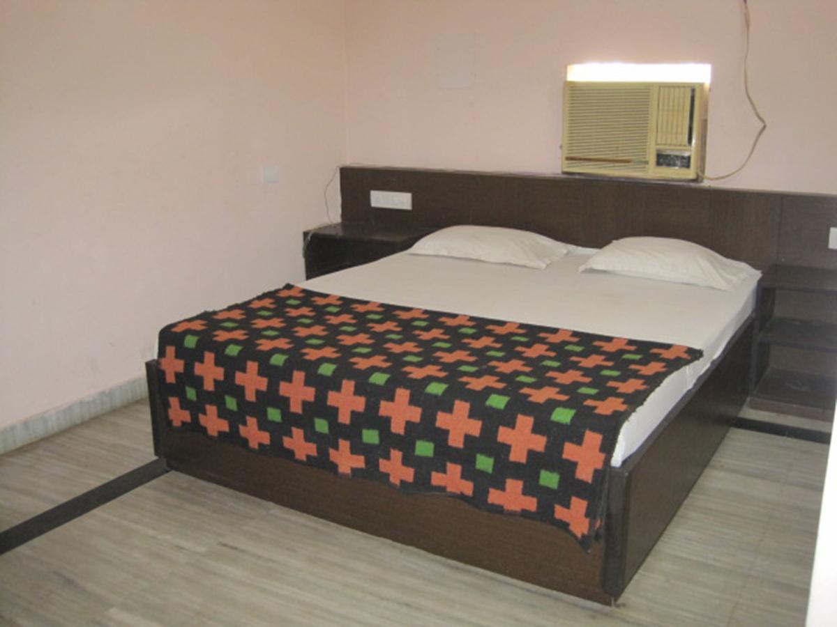 Hotel Arya Palace Пури Экстерьер фото